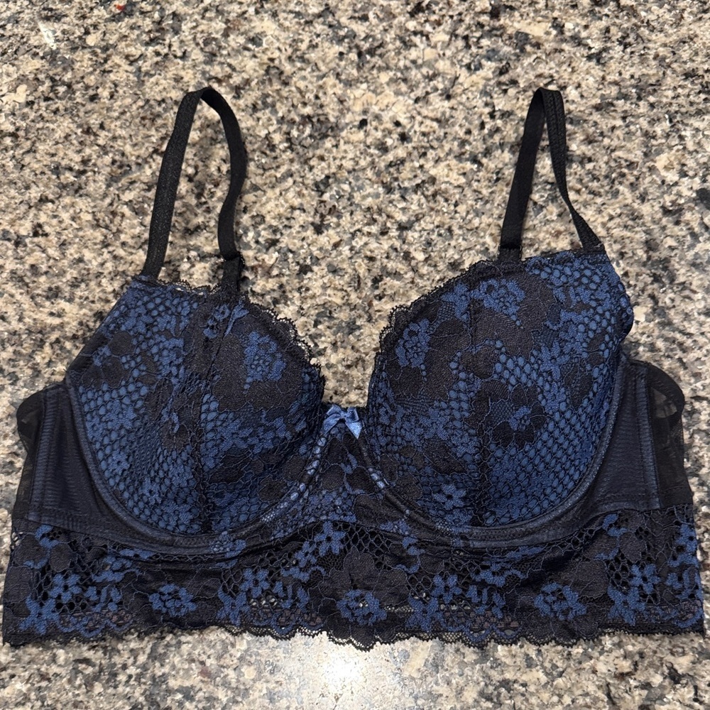 Adore Me Elegant Lace Underwire Bra - Black & Blue size 36D
